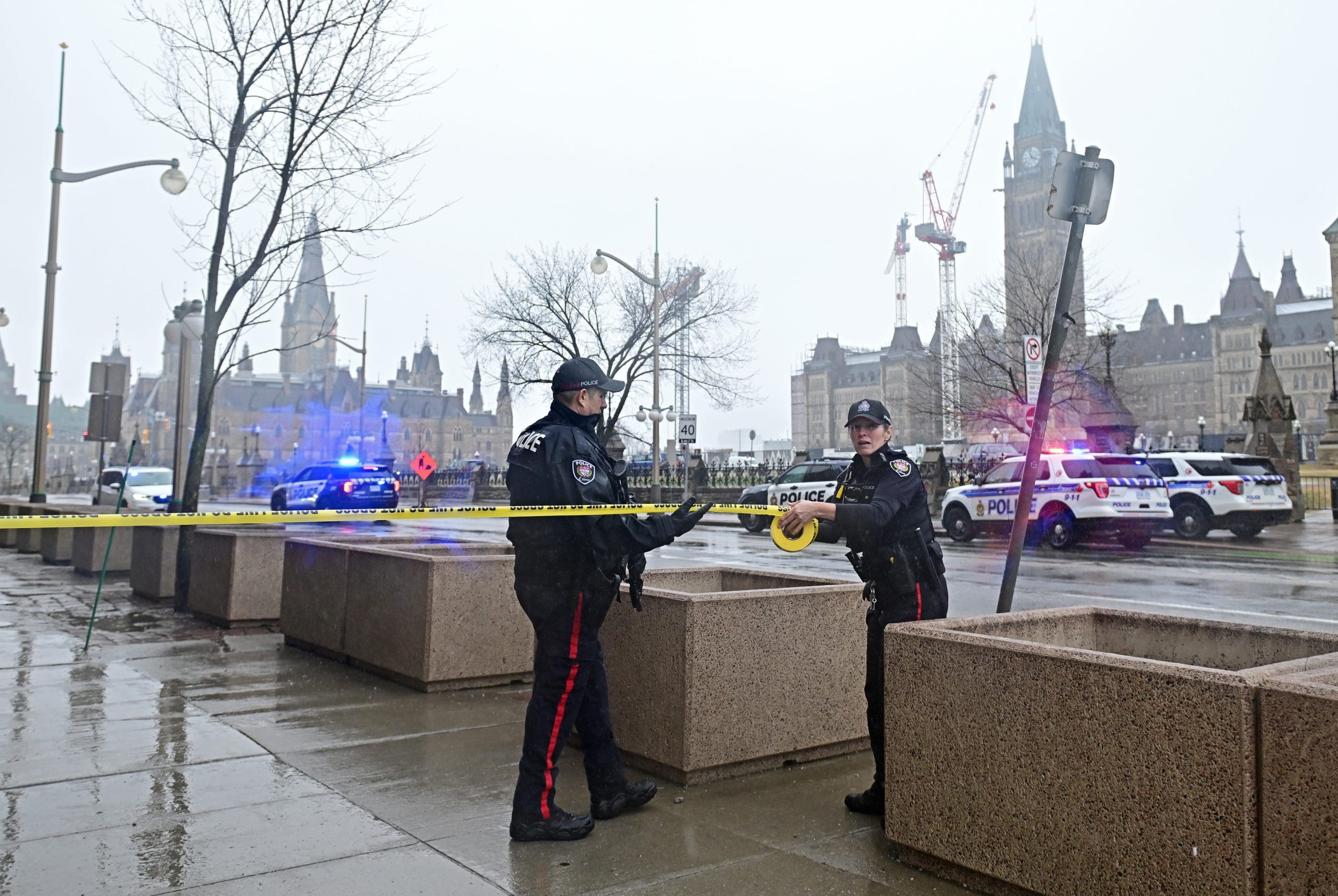 Ottawa police name suspect in Parliament Hill lockdown incident ...
